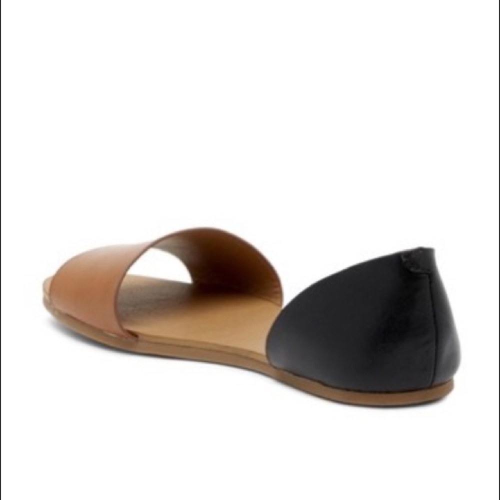 Steve Madden- Black and Cognac Sidestep Sandal-NIB - Picture 2 of 5